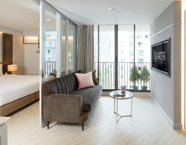 The Quarter Ploenchit by UHG