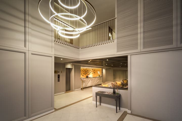 The Quarter Ploenchit by UHG