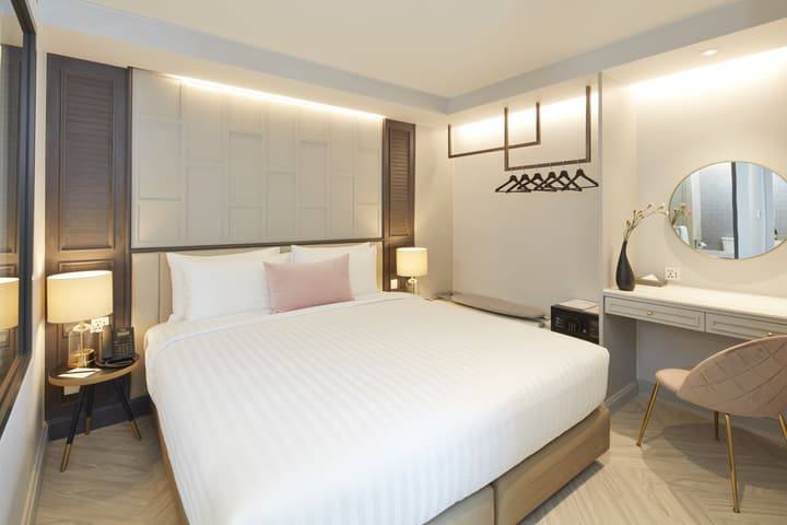 The Quarter Ploenchit by UHG