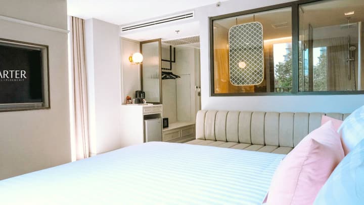 The Quarter Ploenchit by UHG