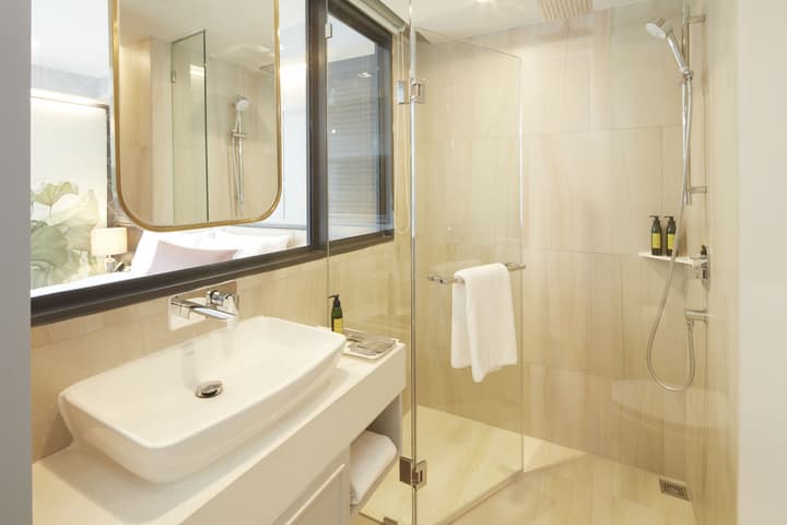 The Quarter Ploenchit by UHG