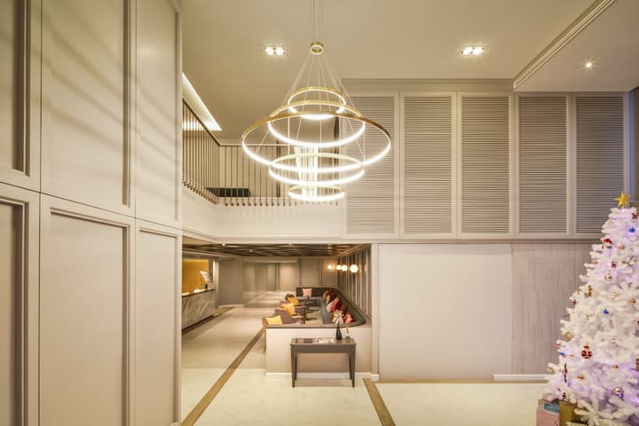 The Quarter Ploenchit by UHG