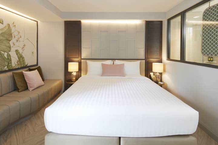 The Quarter Ploenchit by UHG