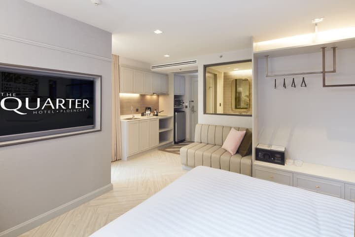 The Quarter Ploenchit by UHG