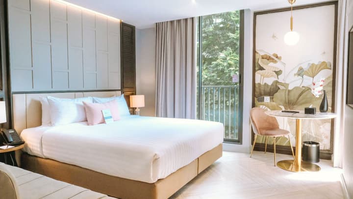 The Quarter Ploenchit by UHG