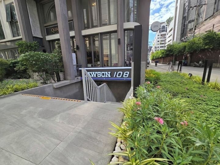 The Quarter Ploenchit by UHG