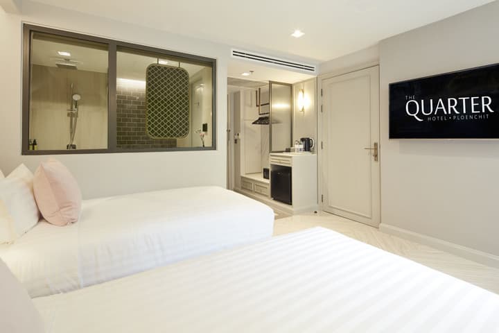 The Quarter Ploenchit by UHG