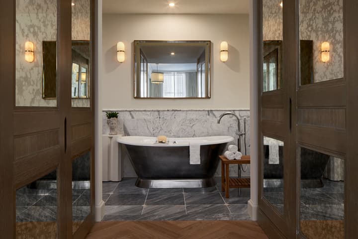 The Wall Street Hotel