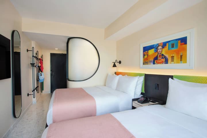 Moxy Miami South Beach