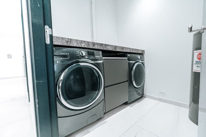 Gray Door Apartments - Adults Only
