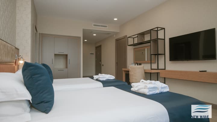 New Wave Hotel