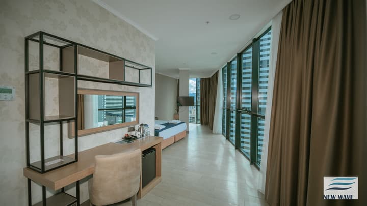New Wave Hotel