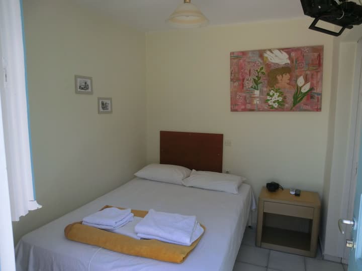 Santorini Camping & Hostel