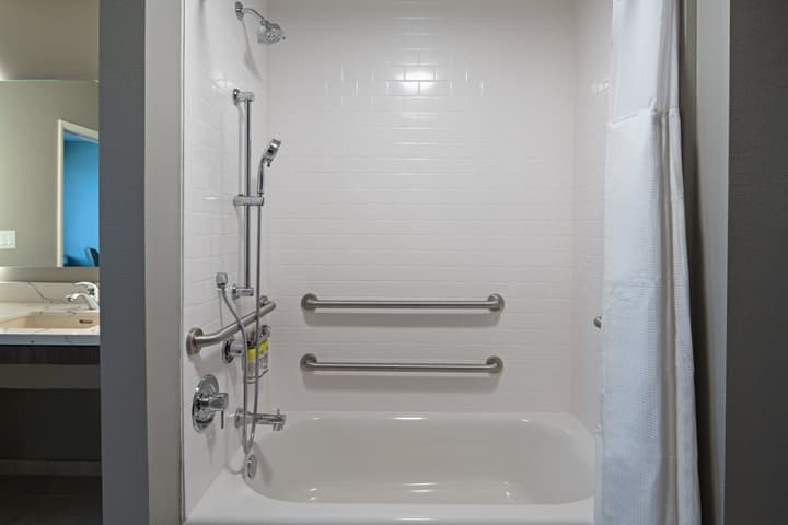 Staybridge Suites Long Beach Airport by IHG