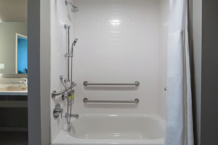 Staybridge Suites Long Beach Airport by IHG
