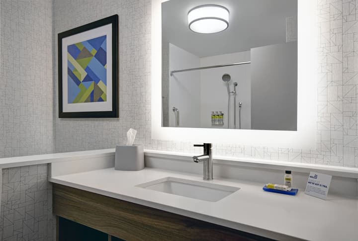 Holiday Inn Express Milwaukee Downtown by IHG