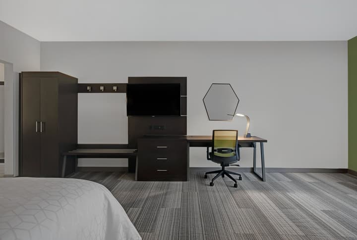 Holiday Inn Express Milwaukee Downtown by IHG