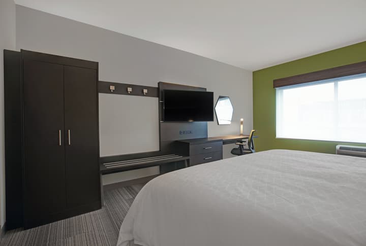 Holiday Inn Express Milwaukee Downtown by IHG