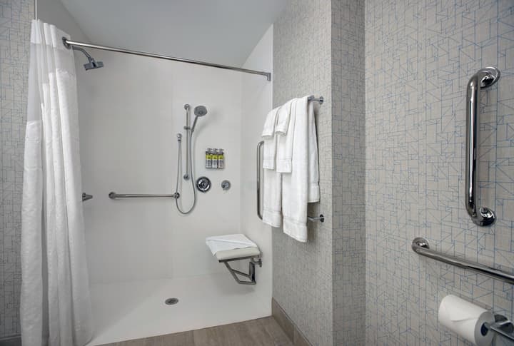 Holiday Inn Express Milwaukee Downtown by IHG