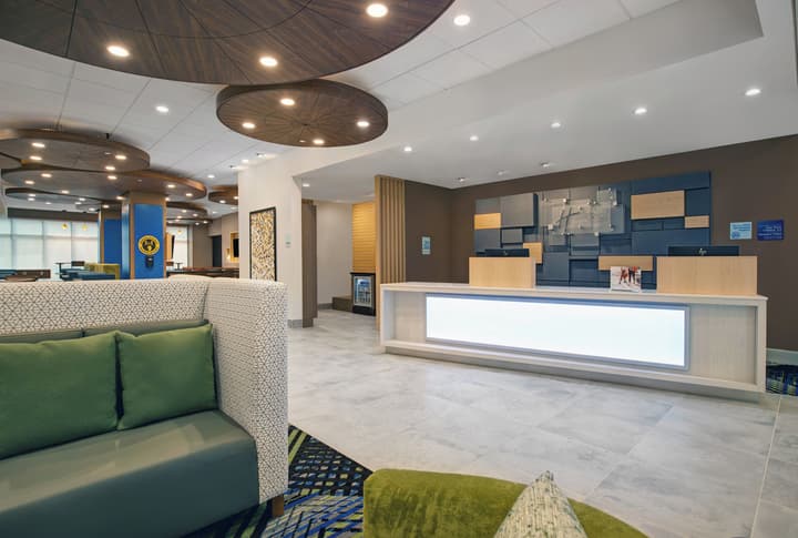 Holiday Inn Express Milwaukee Downtown by IHG