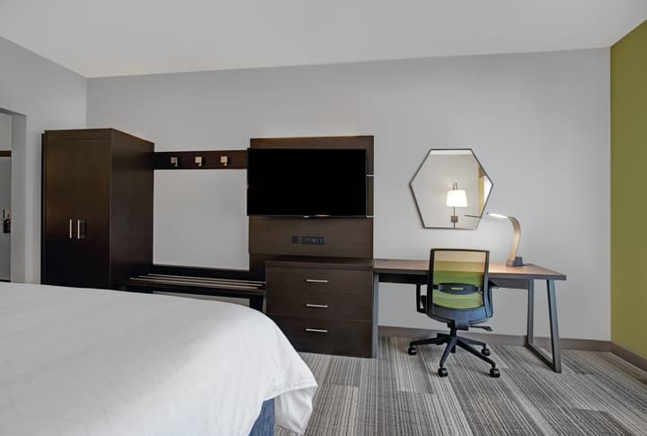 Holiday Inn Express Milwaukee Downtown by IHG