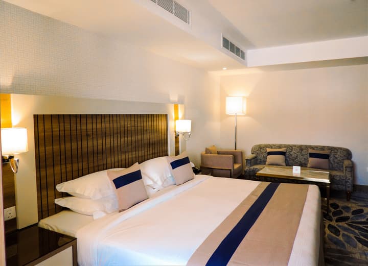 Season Star Hotel