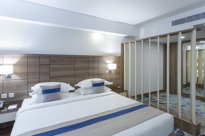 Season Star Hotel