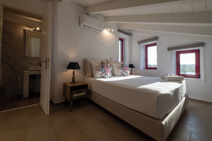 Abeloessa Methonian Hospitality
