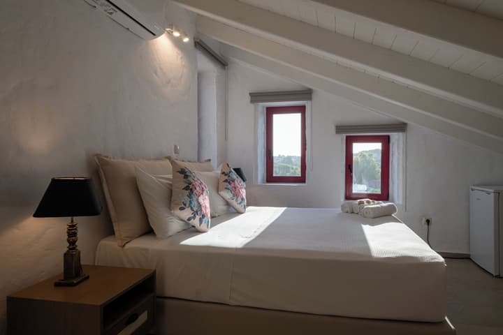 Abeloessa Methonian Hospitality