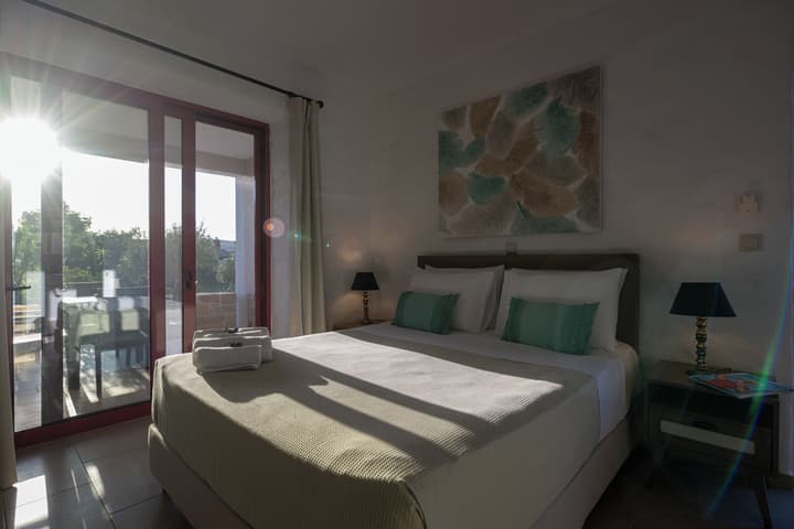Abeloessa Methonian Hospitality