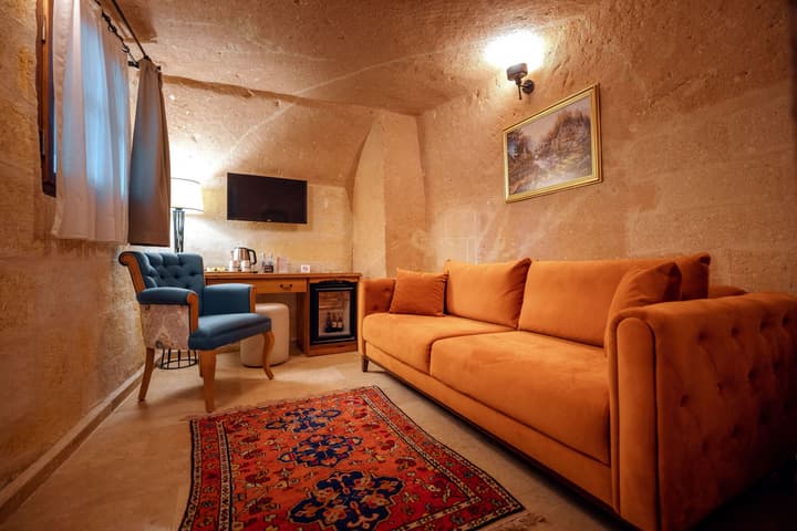 Misty Cave Hotel
