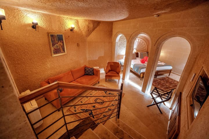 Misty Cave Hotel