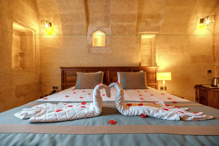 Misty Cave Hotel
