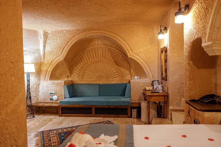 Misty Cave Hotel