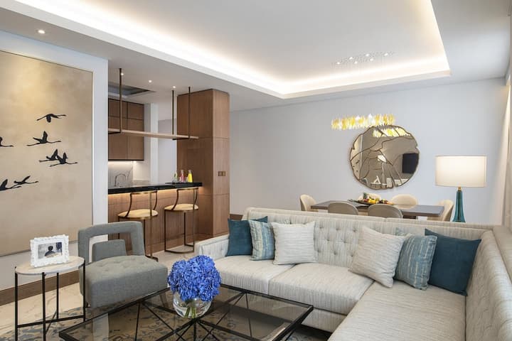 Al Jaddaf Rotana Suite Hotel