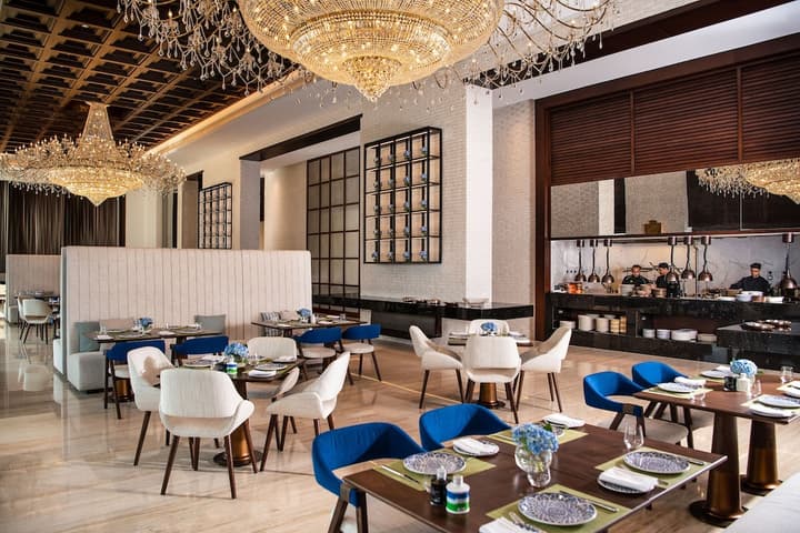 Al Jaddaf Rotana Suite Hotel
