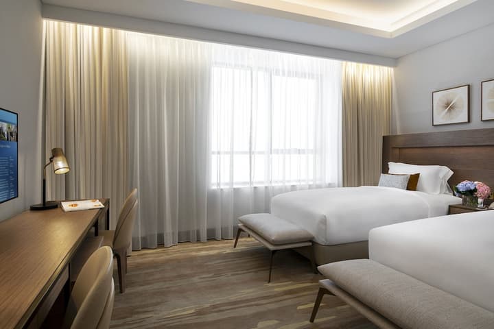 Al Jaddaf Rotana Suite Hotel