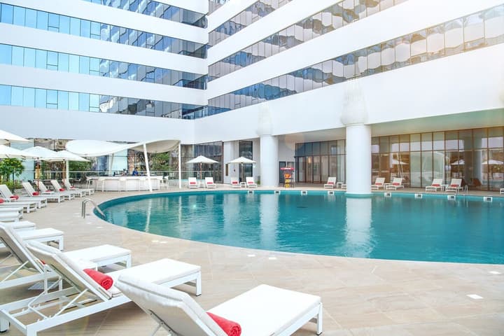 Al Jaddaf Rotana Suite Hotel