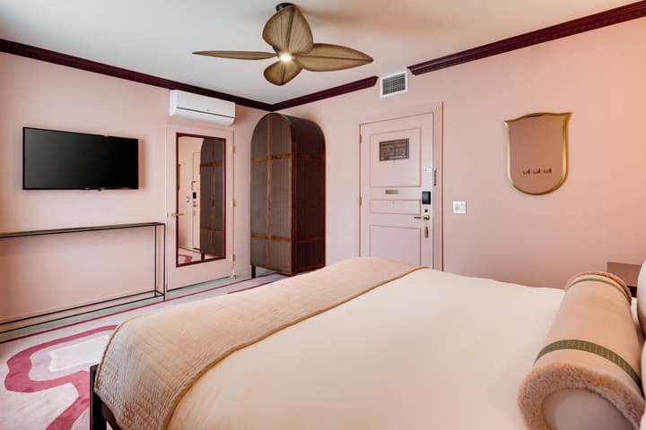 Esmé Miami Beach
