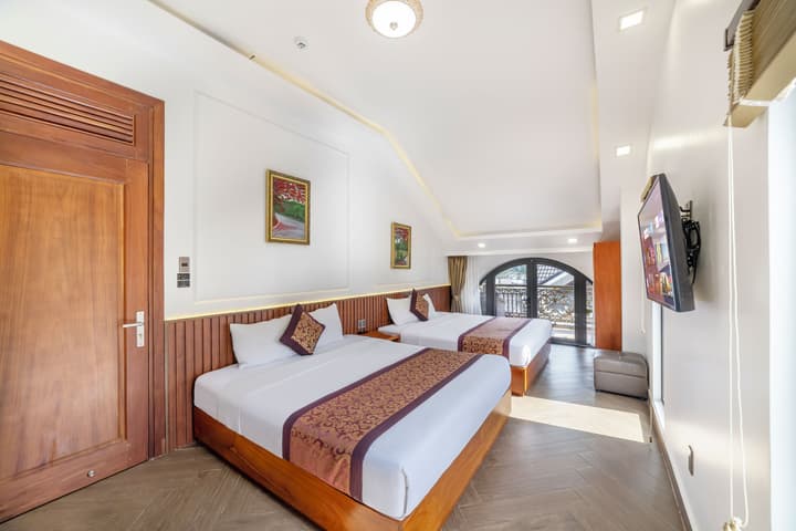 La Fleur Premium Central Apartment