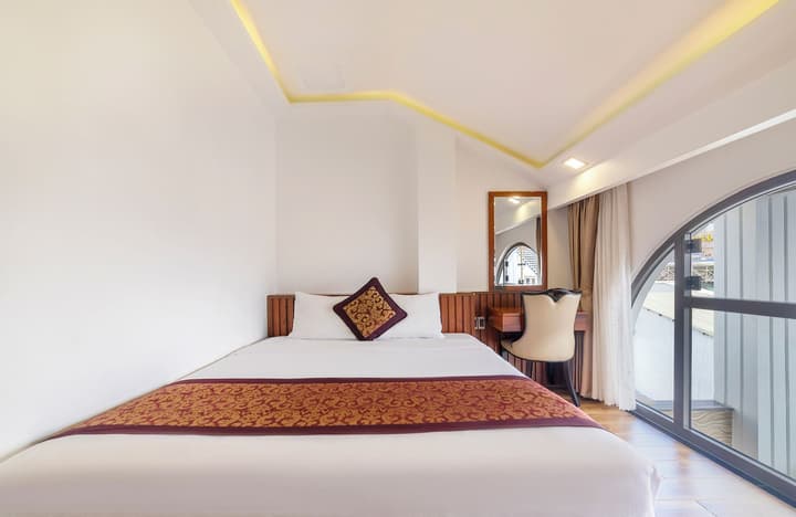 La Fleur Premium Central Apartment