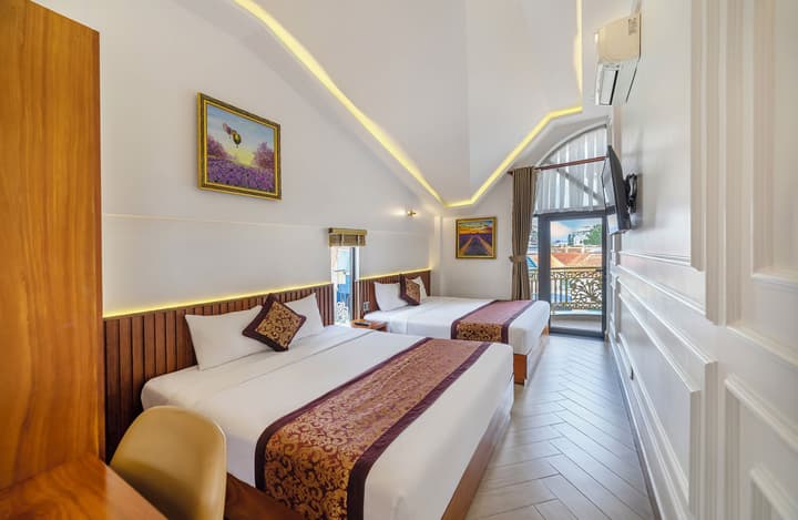 La Fleur Premium Central Apartment