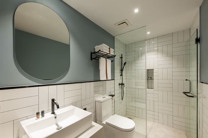 Ami Suites