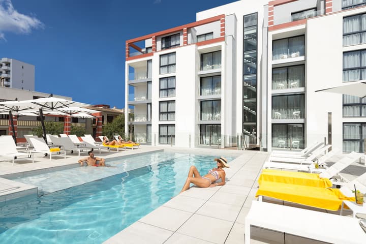 Kyrat Amarac Suites