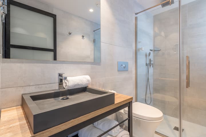 Kyrat Amarac Suites