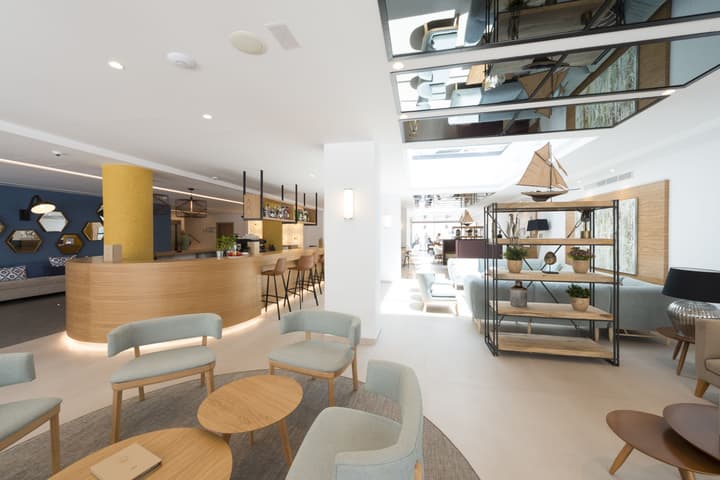 Kyrat Amarac Suites