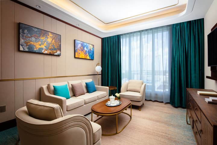 Blossom Hotel Houston, Curio Collection by Hilton