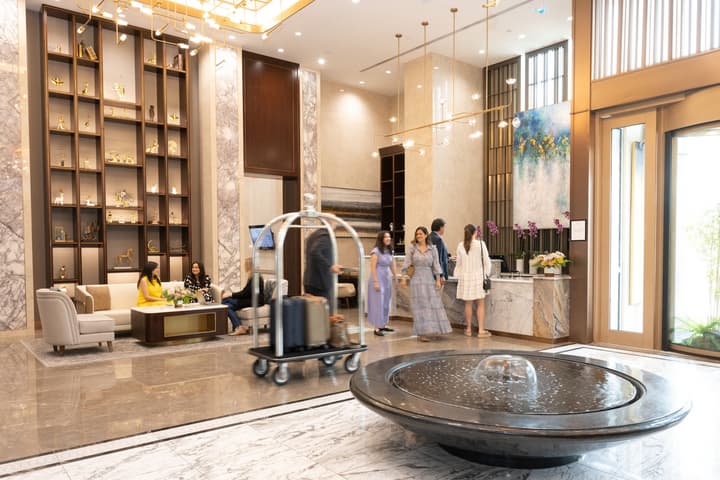 Blossom Hotel Houston, Curio Collection by Hilton