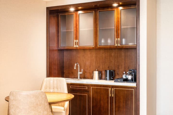 Blossom Hotel Houston, Curio Collection by Hilton