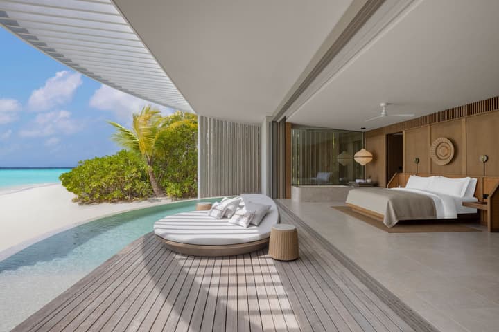 The Ritz-Carlton Maldives, Fari Islands